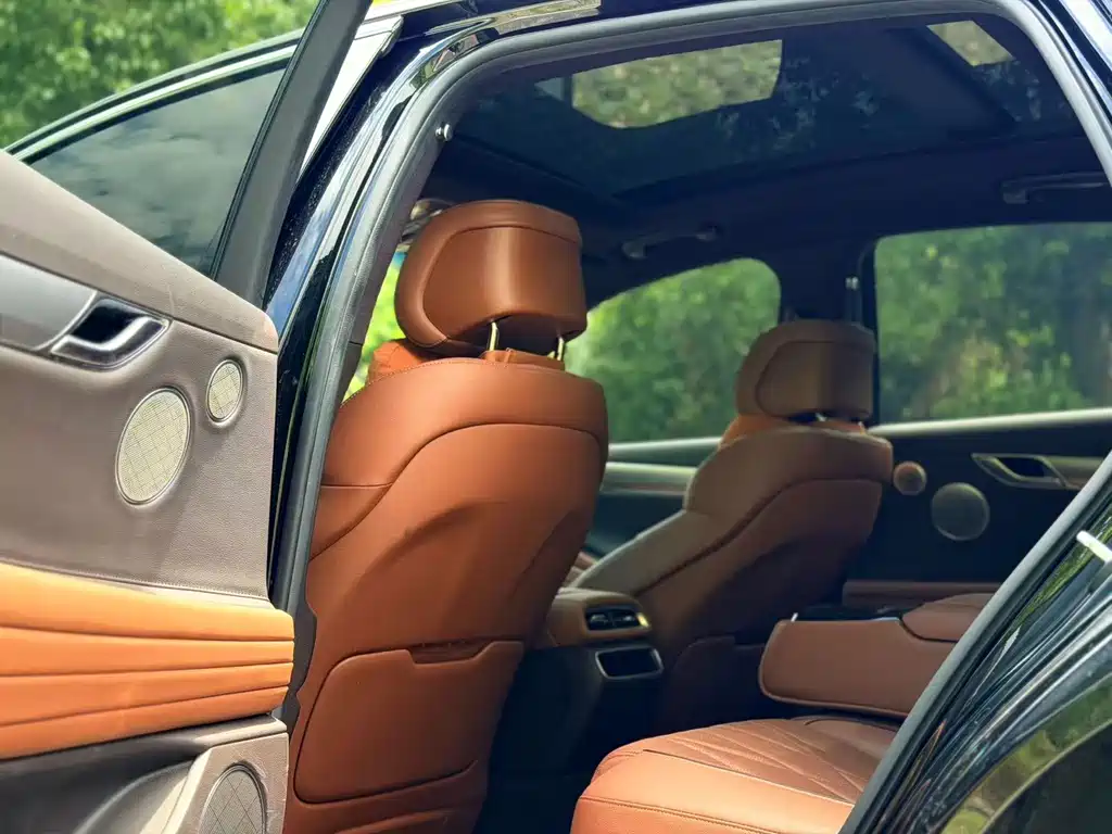 Genesis G80 2023 2.5T four-wheel drive luxury version купить на сайте DeffCars