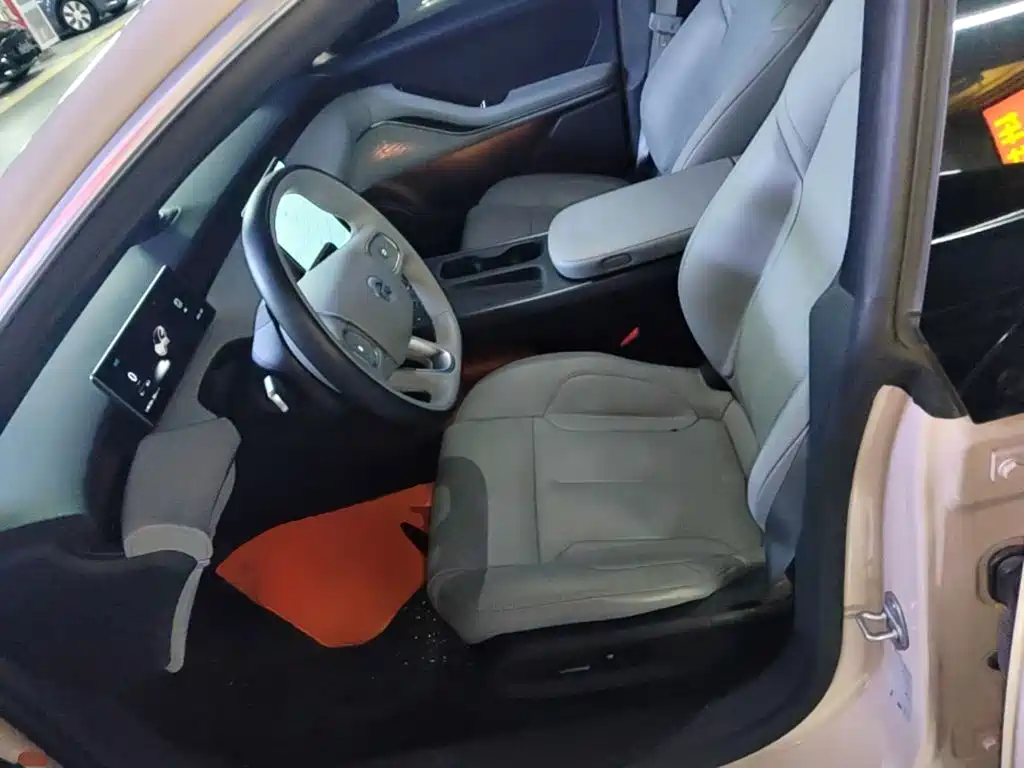 NiO ET5 2024 75kWh купить на сайте DeffCars