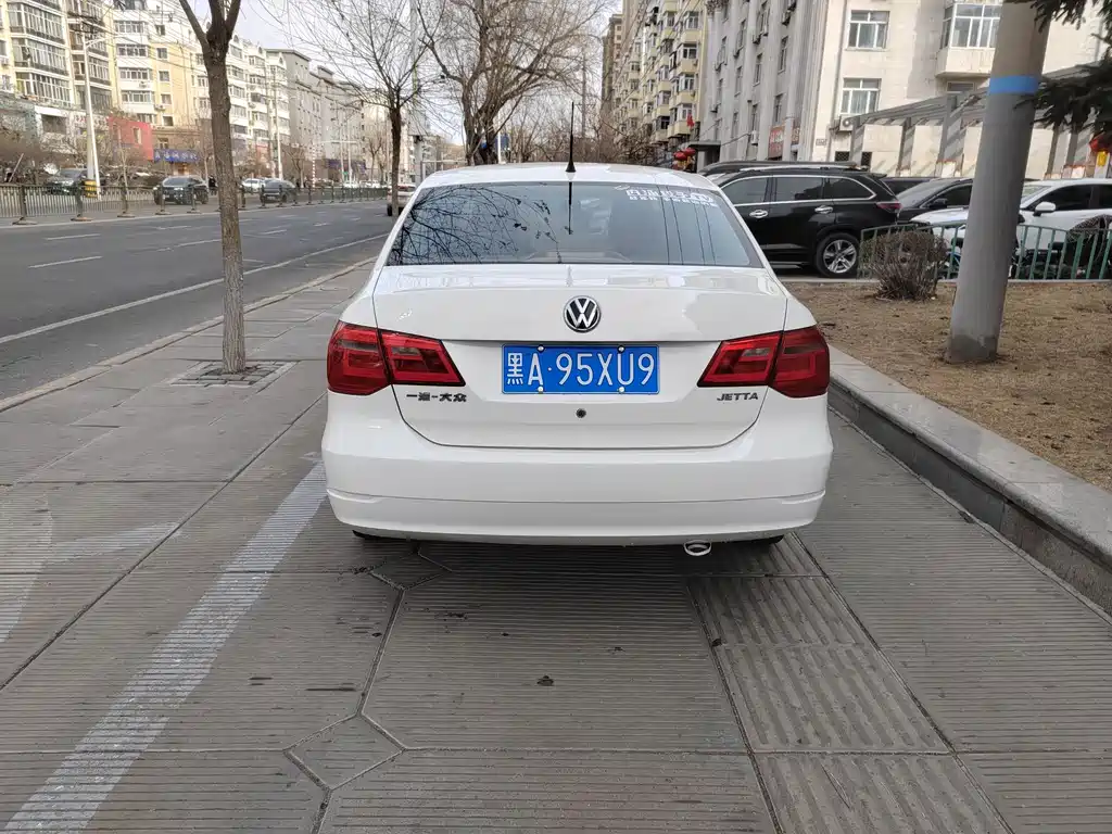 Jetta 2015 1.6L manual comfort model купить на сайте DeffCars