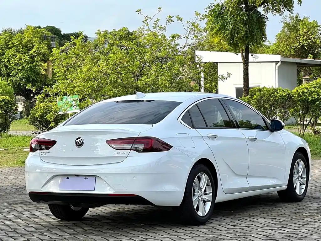 Regal 2019 20T Elite National VI купить на сайте DeffCars