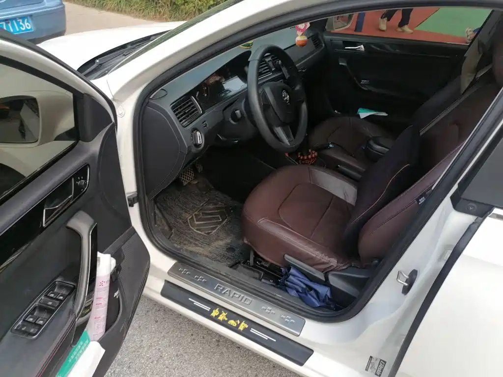 Xindong (Rapid Spaceback) 2016 facelift 1.6L automatic forward version купить на сайте DeffCars