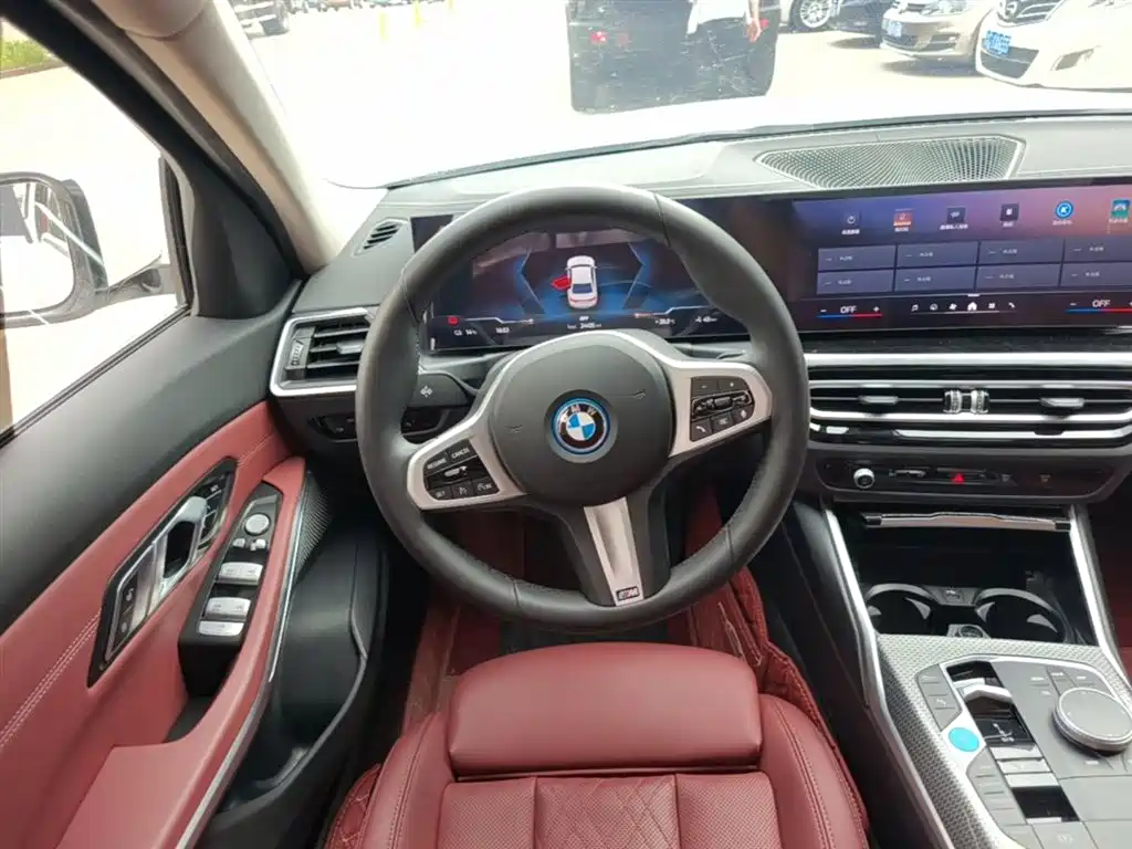 BMW i3 2024 eDrive 35 L купить на сайте DeffCars