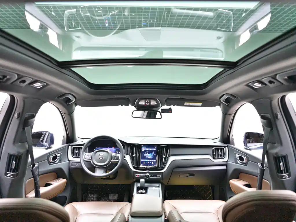 Volvo XC60 2023 B5 four-wheel drive Zhiyi Luxury Edition купить на сайте DeffCars