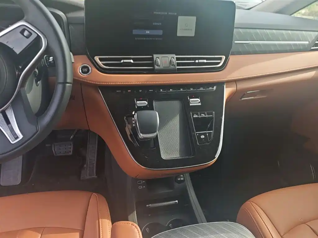Hongqi HQ9 PHEV 2024 2.0T four-wheel drive business version купить на сайте DeffCars