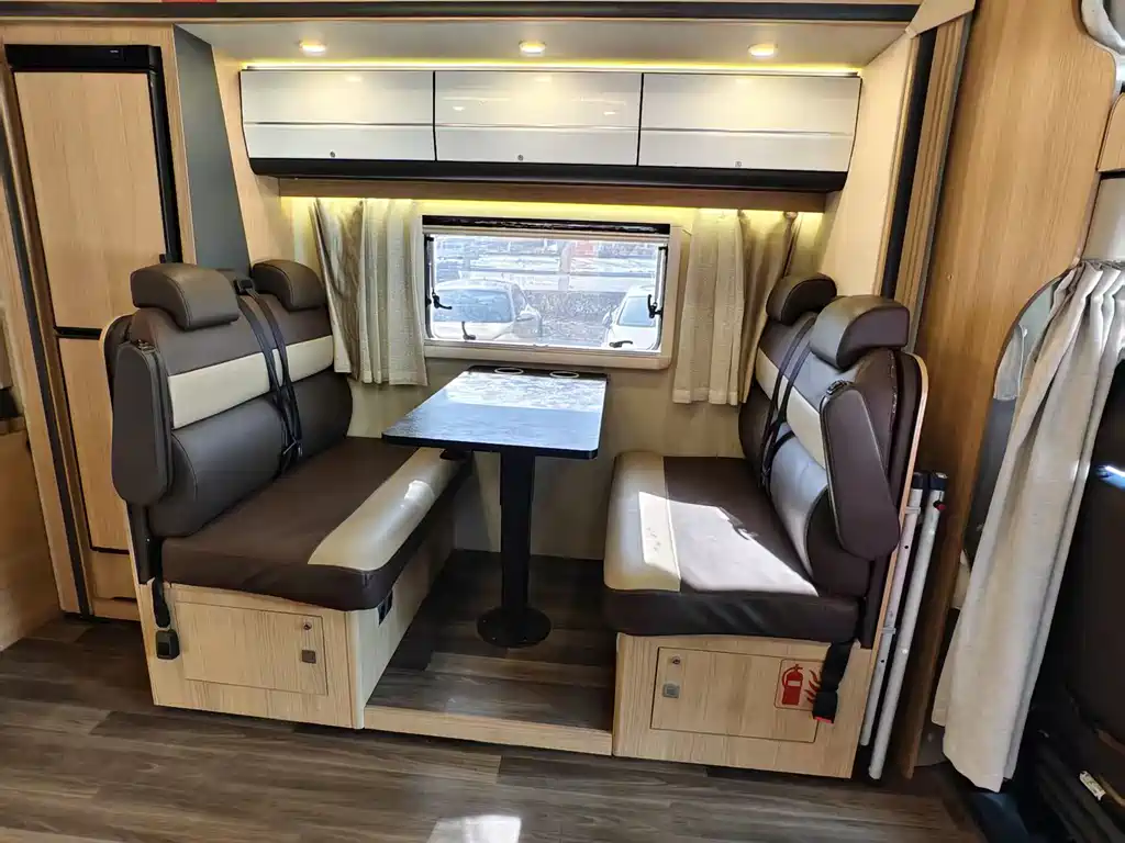 Iveco Wolfson 2021 3.0T automatic Chaorui long-axis short-hanging high-top side sliding door F1C купить на сайте DeffCars