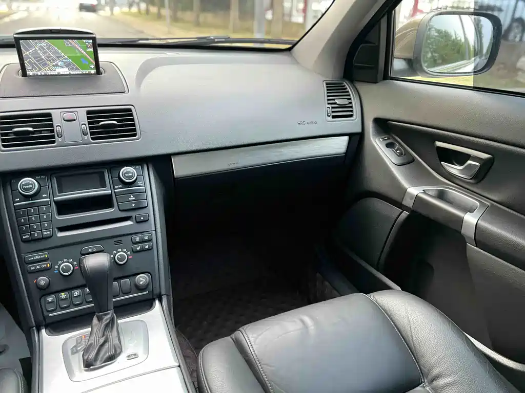Volvo XC90 2013 2.5T T5 luxury upgraded version купить на сайте DeffCars
