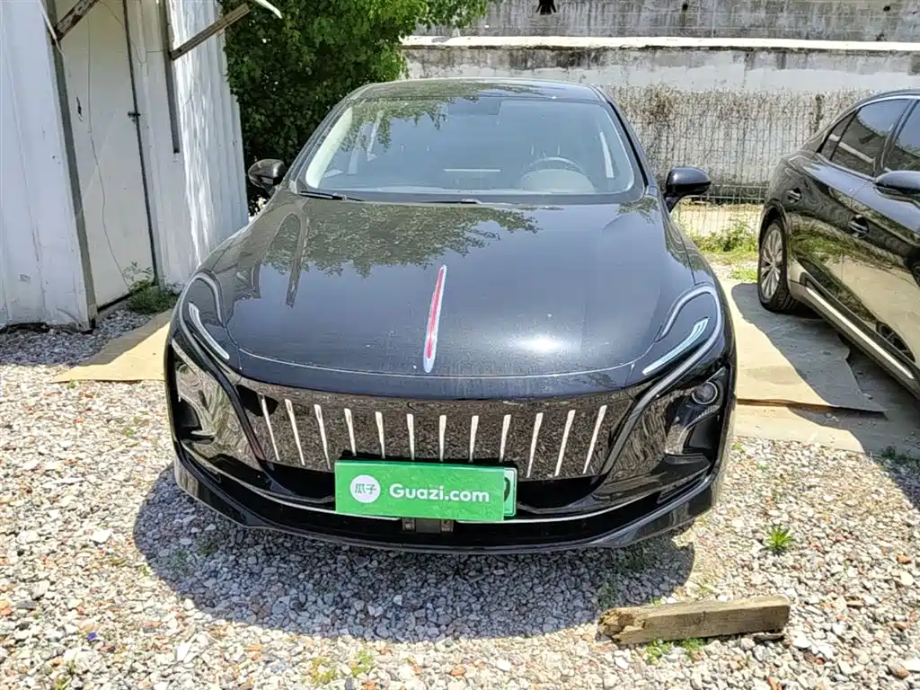 Hongqi E-QM5 2023 facelift basic travel version купить на сайте DeffCars