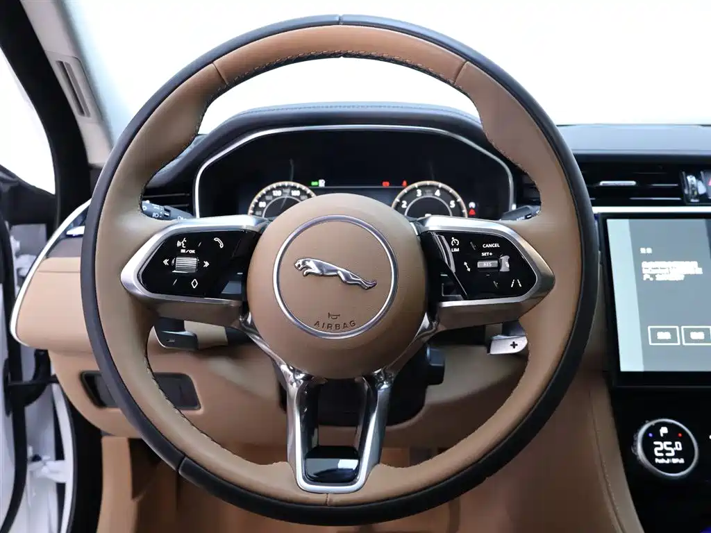 Jaguar XFL 2024 2.0T P250 two-wheel drive exclusive luxury version купить на сайте DeffCars