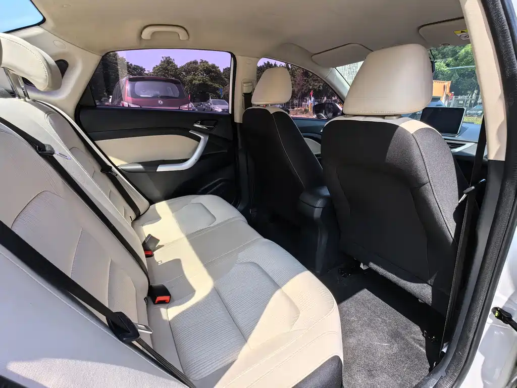 Yuexiang V7 2016 1.6L Manual Enjoyment Type National IV купить на сайте DeffCars