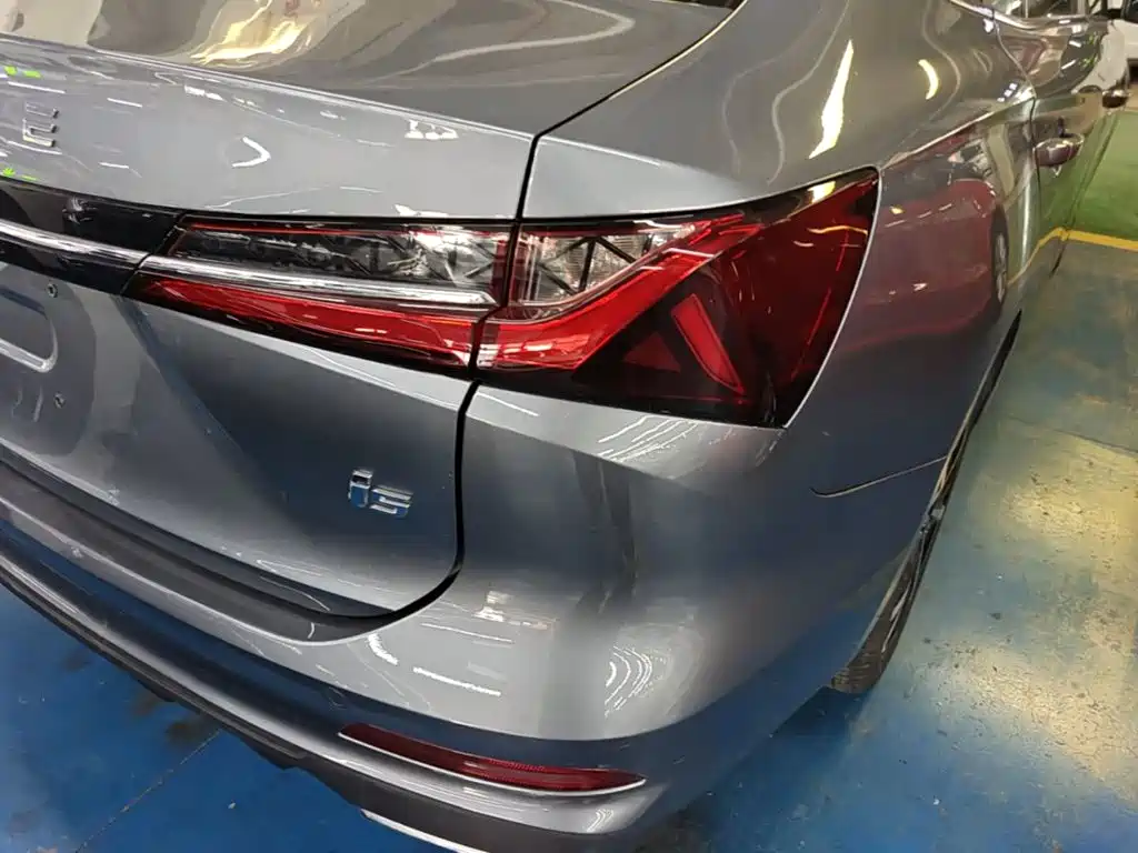 Roewe i5 2023 1.5L CVT Premium Edition купить на сайте DeffCars