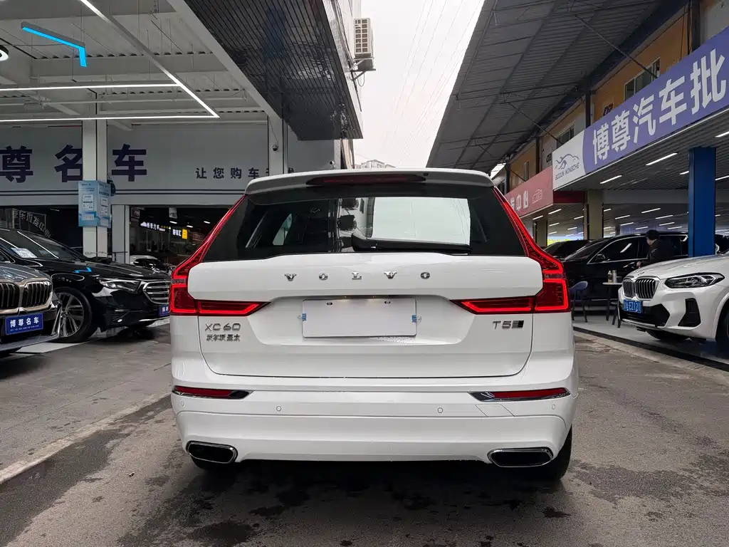 Volvo XC60 2018 T5 four-wheel drive Zhiya Luxury Edition купить на сайте DeffCars