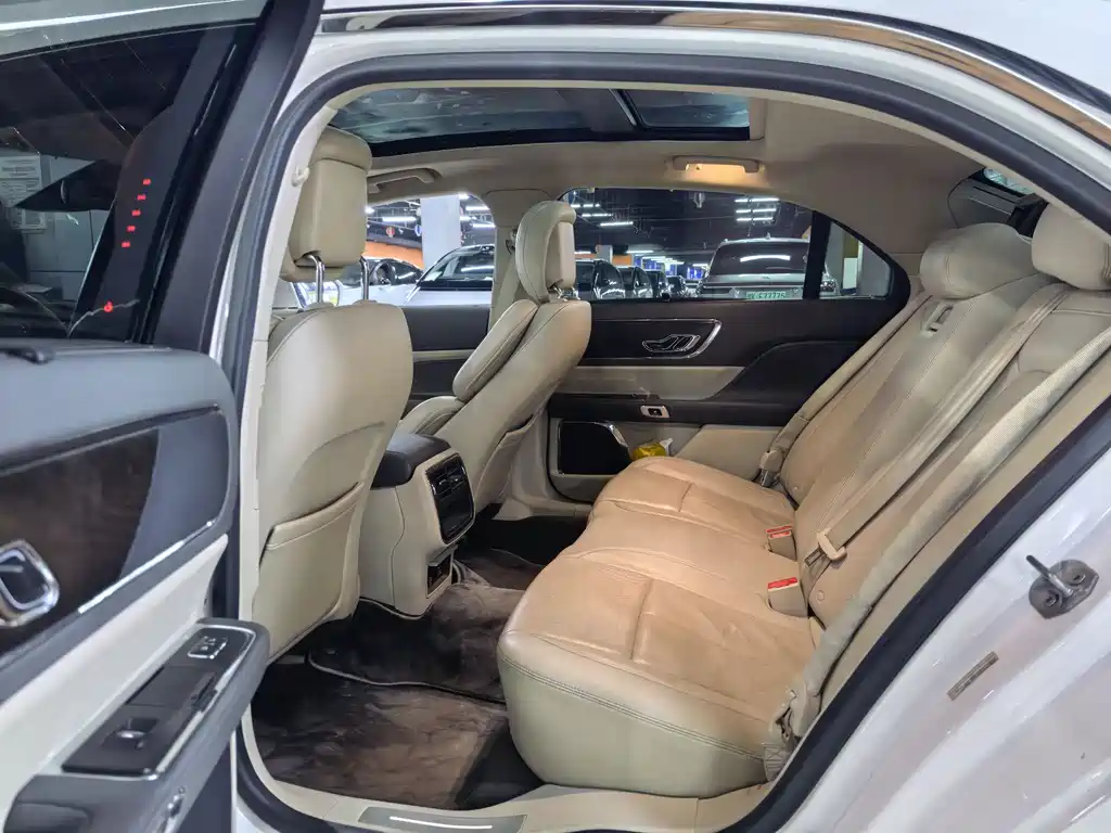 Lincoln Continental 2018 2.0T Two-wheel drive Premium Edition купить на сайте DeffCars