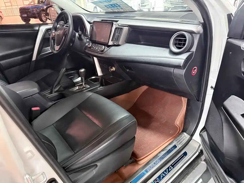 RAV4 Rongfang 2018 2.5L automatic four-wheel drive Elite i version купить на сайте DeffCars