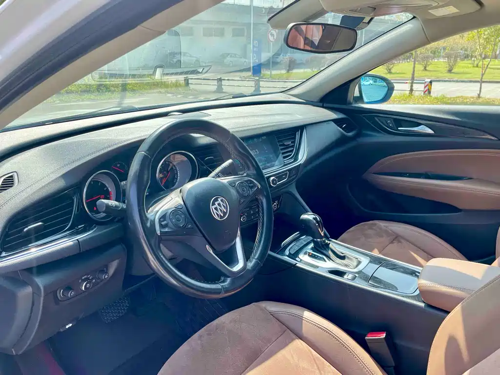 Regal 2019 20T Elite National VI купить на сайте DeffCars