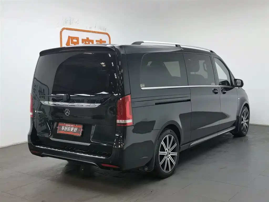 Mercedes-Benz V-Class 2022 V 260 L Long Wheelbase Luxury Edition купить на сайте DeffCars