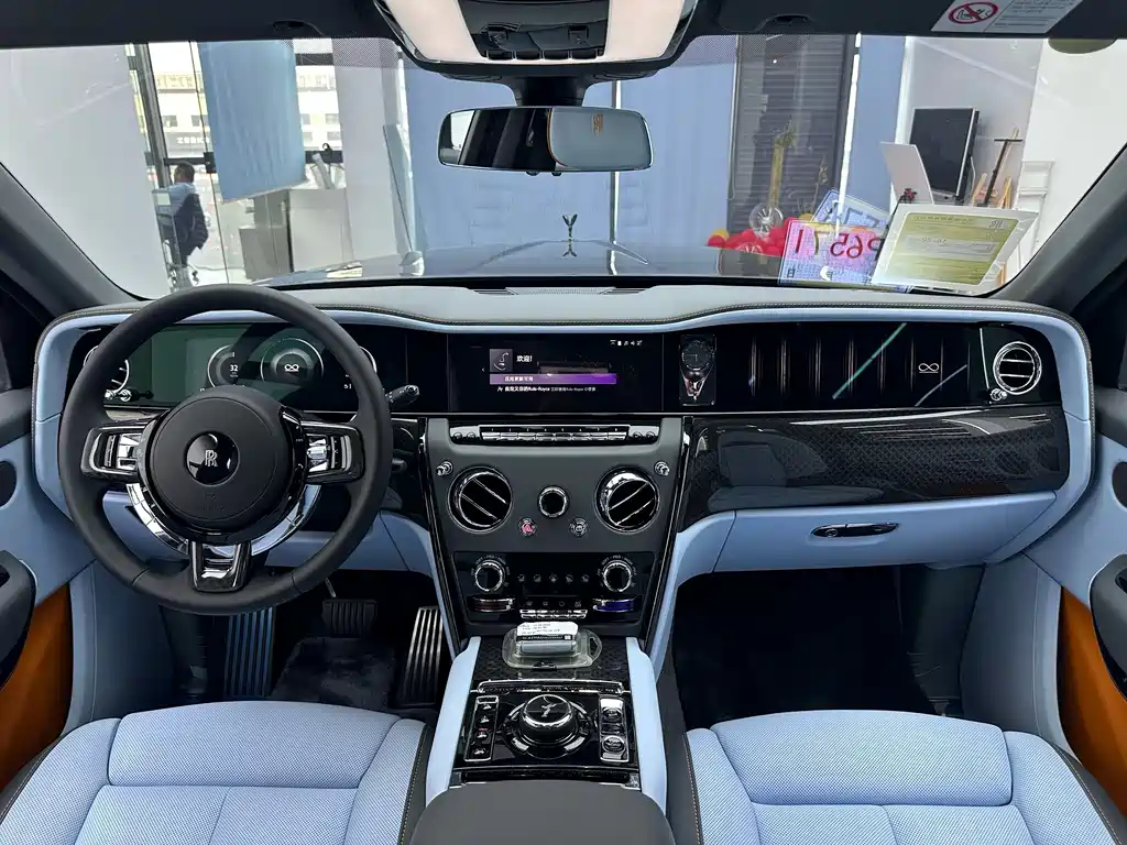 Cullinan 2024 Black Badge купить на сайте DeffCars