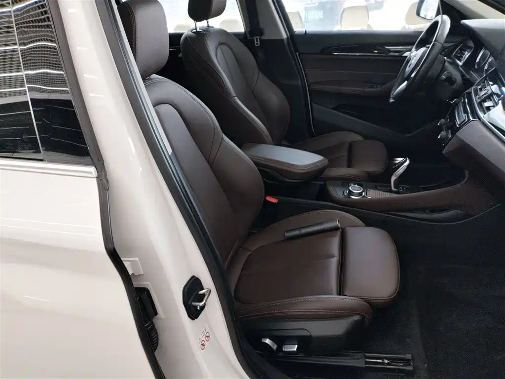 BMW X1 2021 facelift sDrive25Li leading model купить на сайте DeffCars