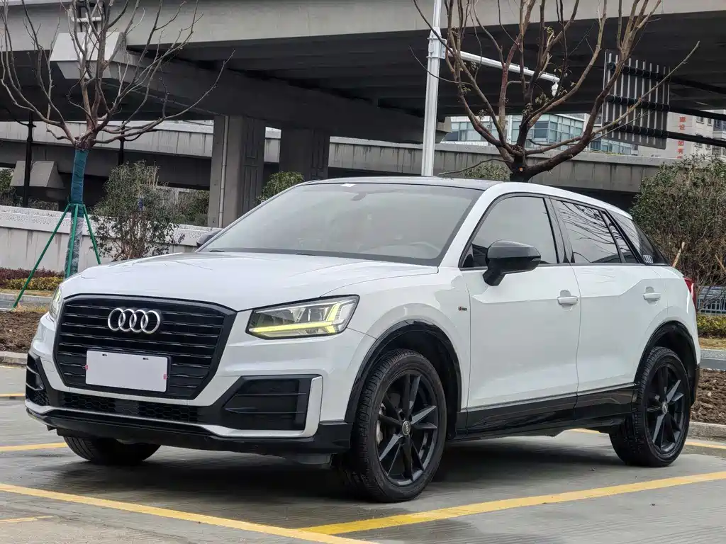 Audi Q2L 2018 35 TFSI launches exclusive version, National VI купить на сайте DeffCars
