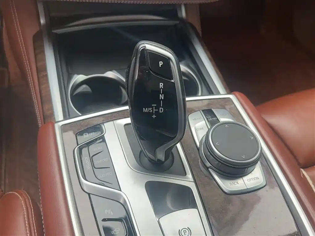 BMW 7 Series 2019 facelift 740Li xDrive executive luxury package купить на сайте DeffCars