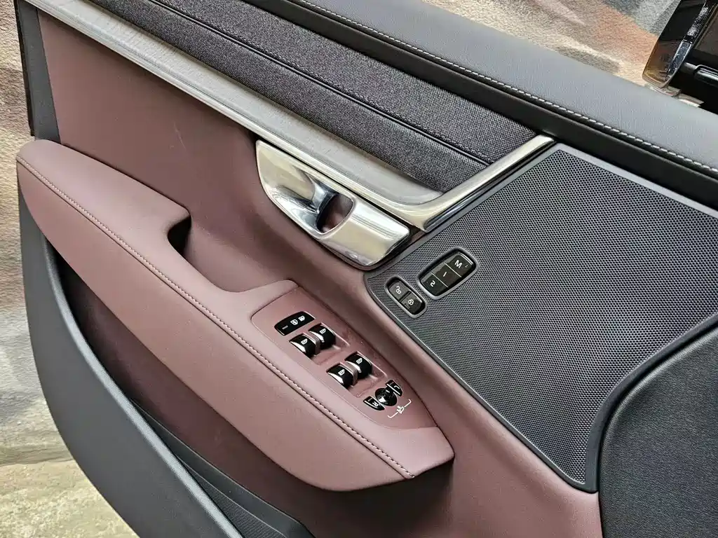 Volvo S90 2026 B5 Zhiyi Luxury Edition купить на сайте DeffCars