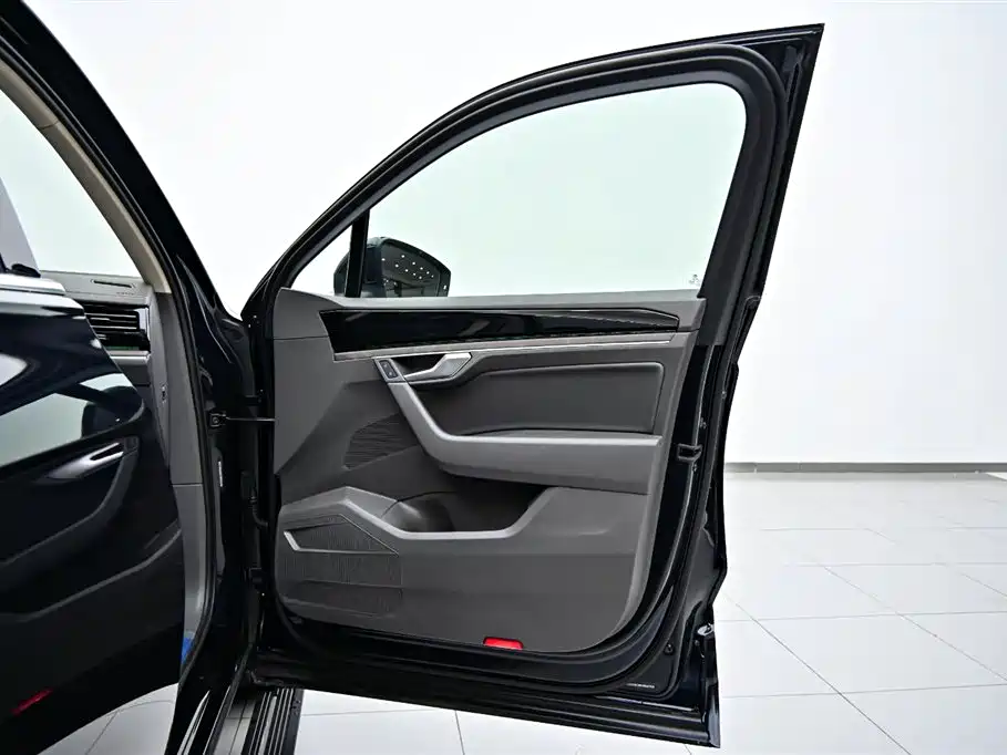 Touareg 2021 3.0TSI Ruixiang Edition Classic Sports Package купить на сайте DeffCars