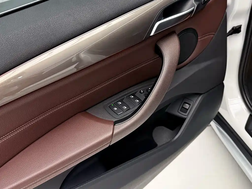 BMW X1 2019 sDrive18Li Exclusive Model купить на сайте DeffCars