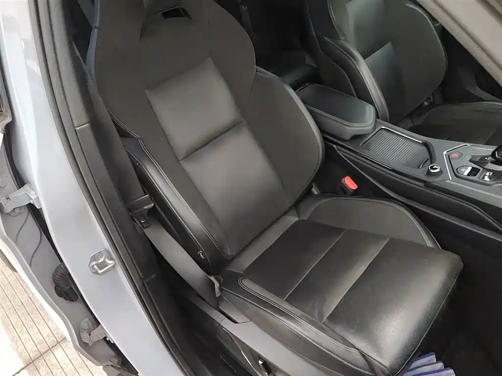 Lynk & Co 01 2023 1.5TD EM-F PM купить на сайте DeffCars