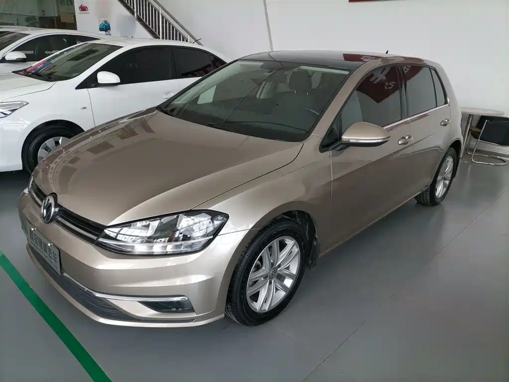 Golf 2019 1.6L automatic comfort model National V купить на сайте DeffCars