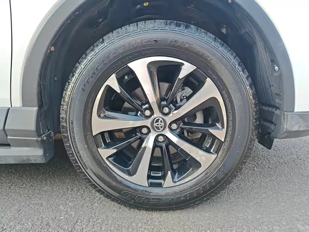 RAV4 Rongfang 2018 2.0L CVT two-wheel drive fashion X version купить на сайте DeffCars