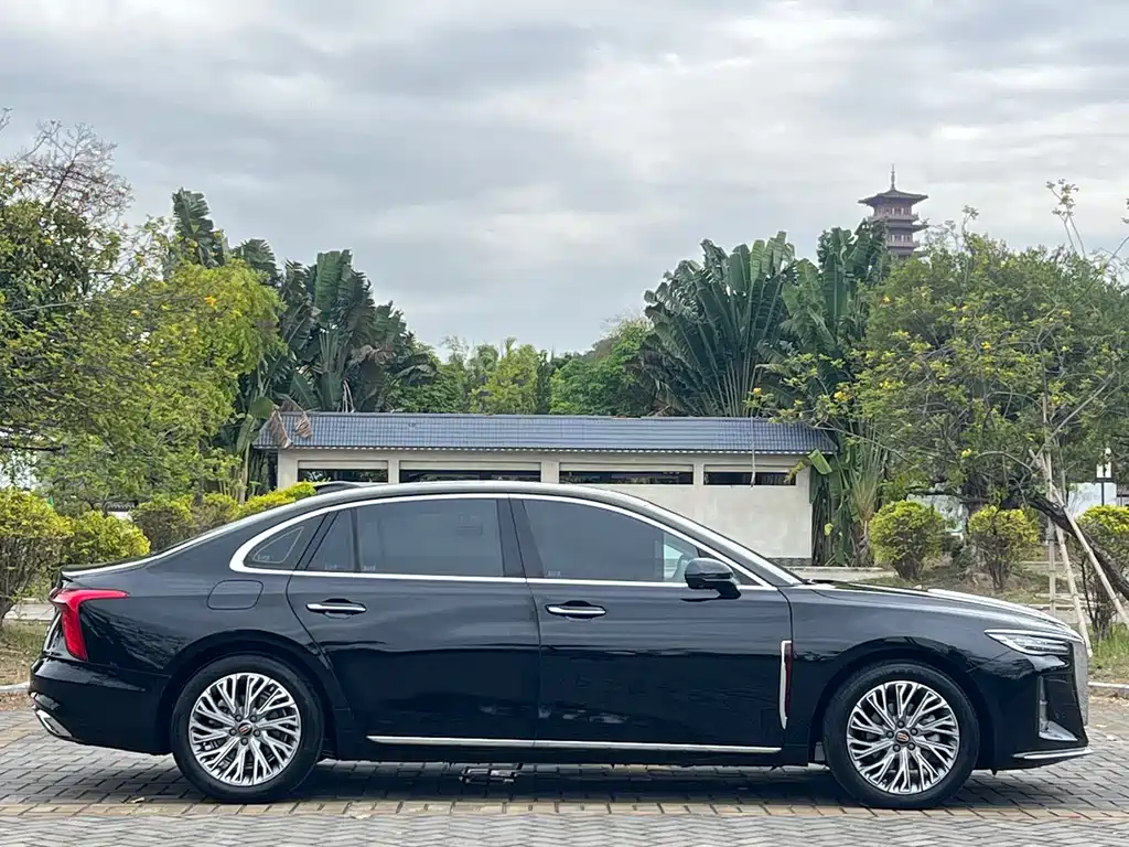 Hongqi H5 2023 2.0T Automatic Zhilianqichang Edition купить на сайте DeffCars