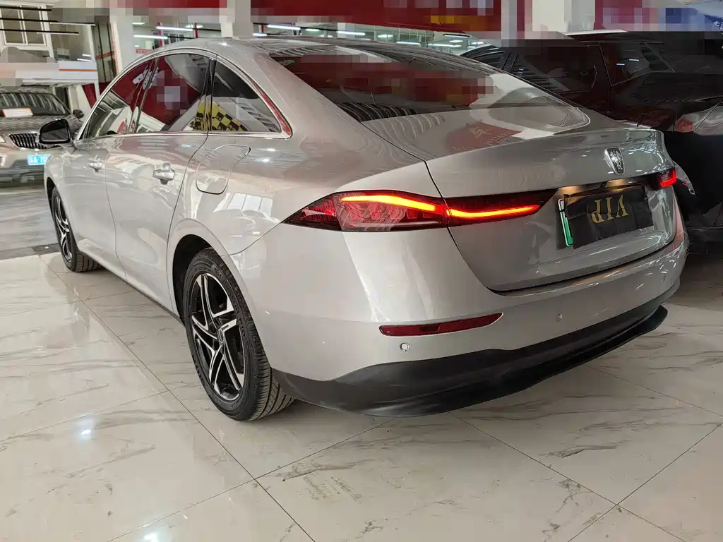 Roewe D7 2023 DMH 125km flagship version купить на сайте DeffCars