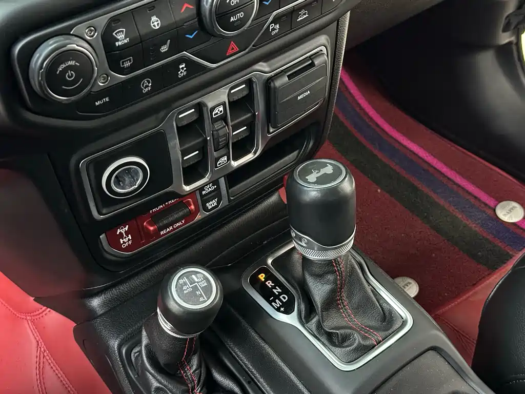Wrangler 2021 2.0T Robin Hood Four-Door Edition купить на сайте DeffCars