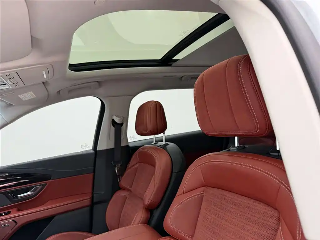 Voyager 2023 2.0T four-wheel drive Zunrui hybrid version купить на сайте DeffCars