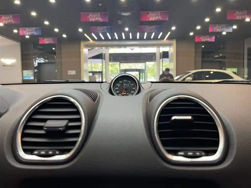 Porsche 718 2018 Cayman 2.0T купить на сайте DeffCars