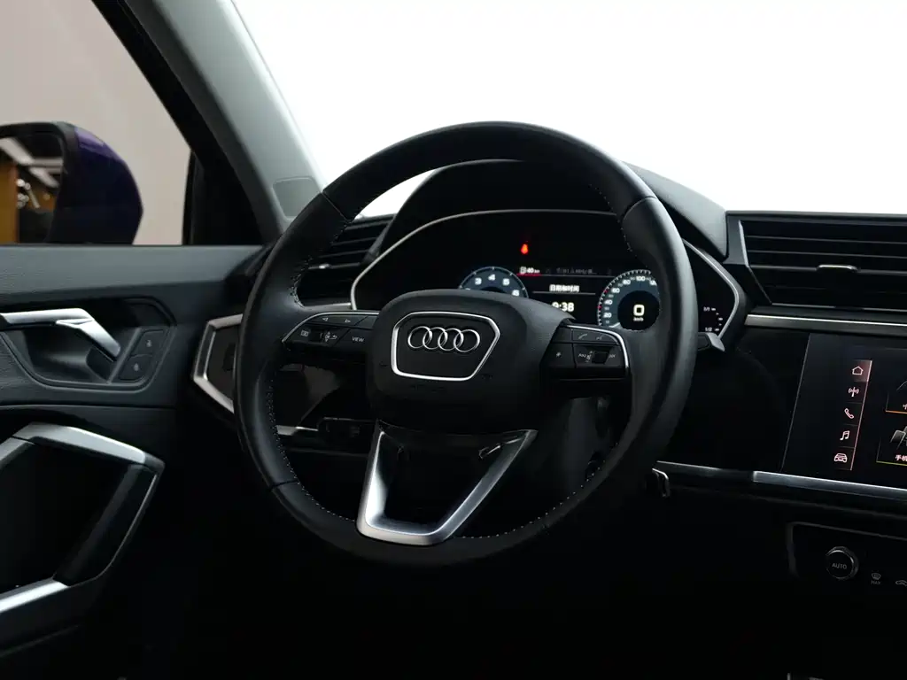 Audi Q3 2020 35 TFSI Enterprising and Elegant Model купить на сайте DeffCars
