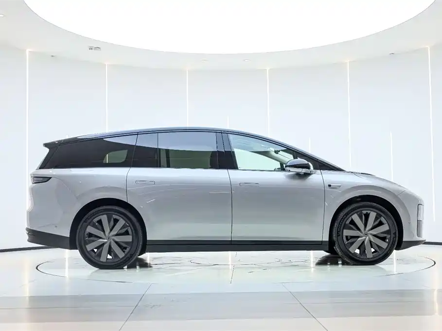 Ideal i8 2025 Standard Edition купить на сайте DeffCars