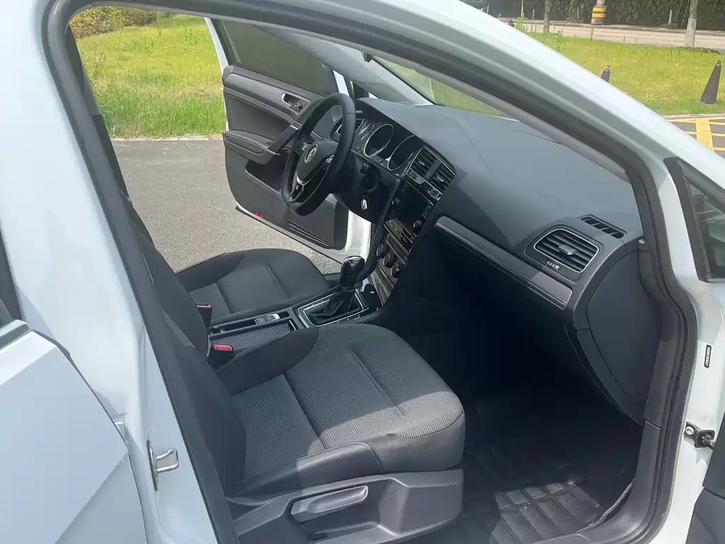 Golf 2018 1.6L automatic comfort type купить на сайте DeffCars