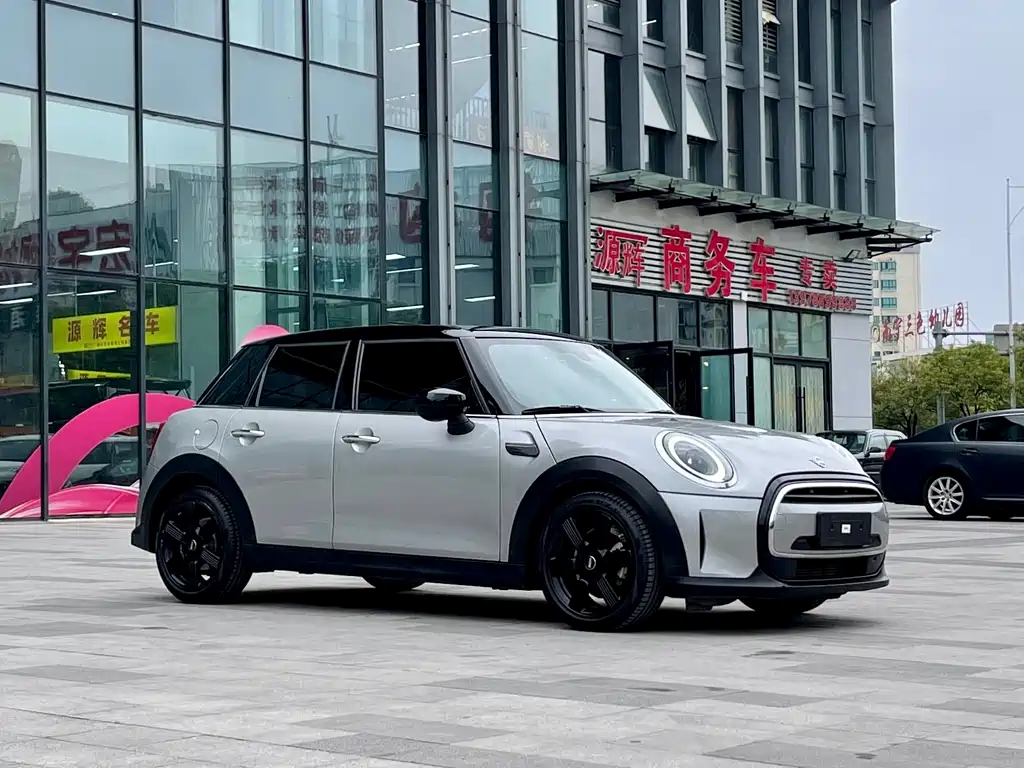 MINI 2023 1.5T COOPER Artist Five-Door Edition купить на сайте DeffCars