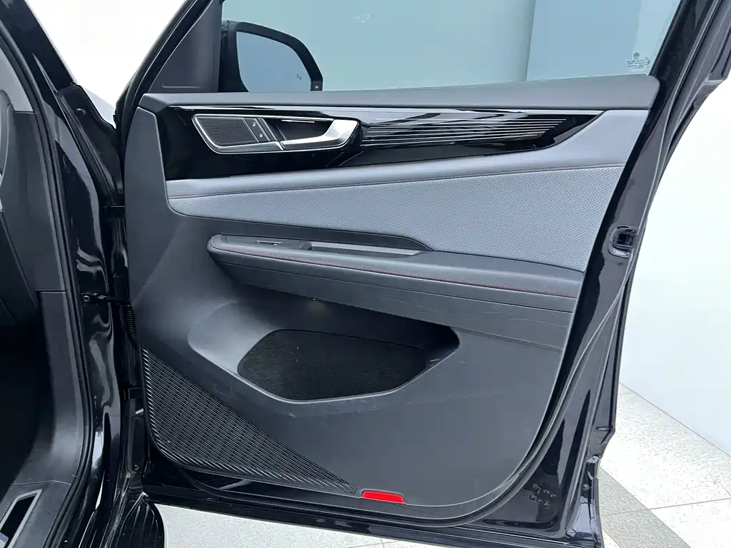 Touron 2023 Touron X facelift 380TSI four-wheel drive luxury version купить на сайте DeffCars