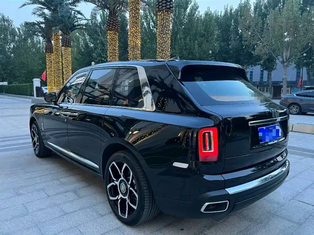 Cullinan 2020 Black Badge купить на сайте DeffCars
