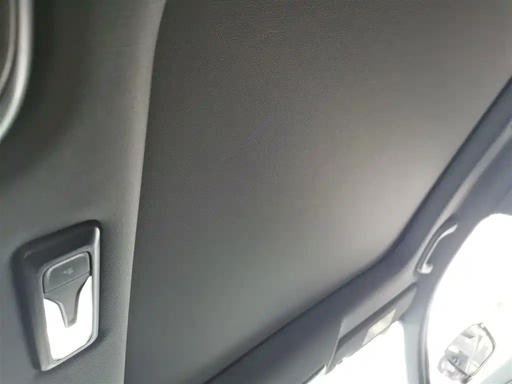 Changan UNI-V 2024 1.5T premium model купить на сайте DeffCars