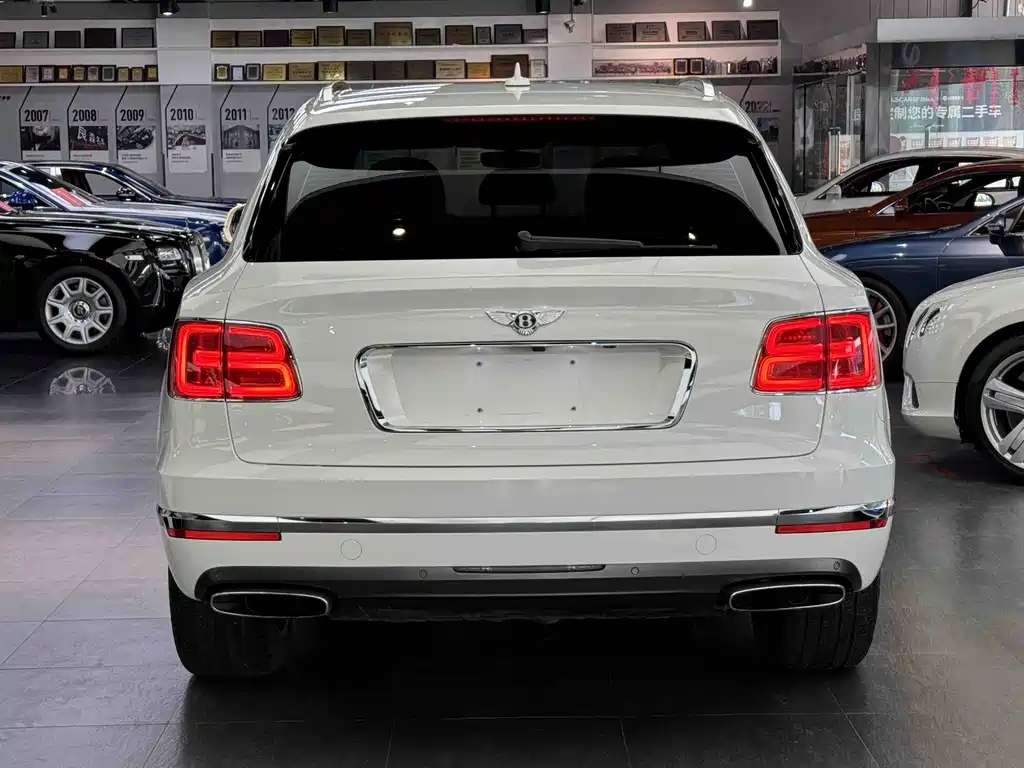 Bentayga 2018 4.0T V8 купить на сайте DeffCars