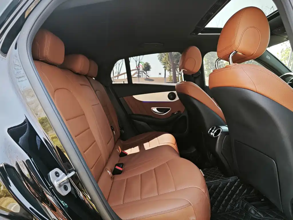 Mercedes-Benz GLC Coupe 2023 GLC 260 4MATIC Coupe SUV купить на сайте DeffCars