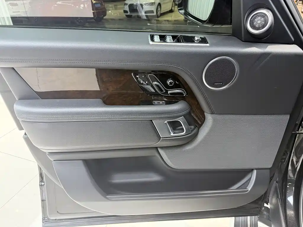 Range Rover 2021 3.0 L6 Grand Edition купить на сайте DeffCars