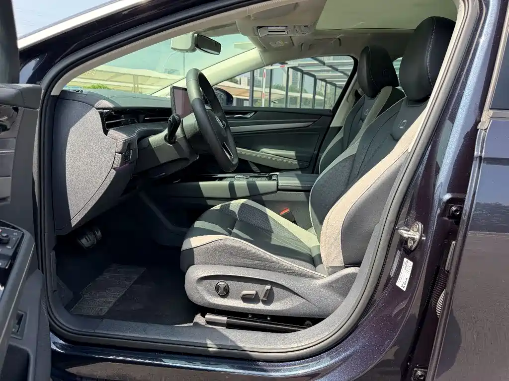 Volkswagen ID.7 VIZZION 2024 PRO купить на сайте DeffCars