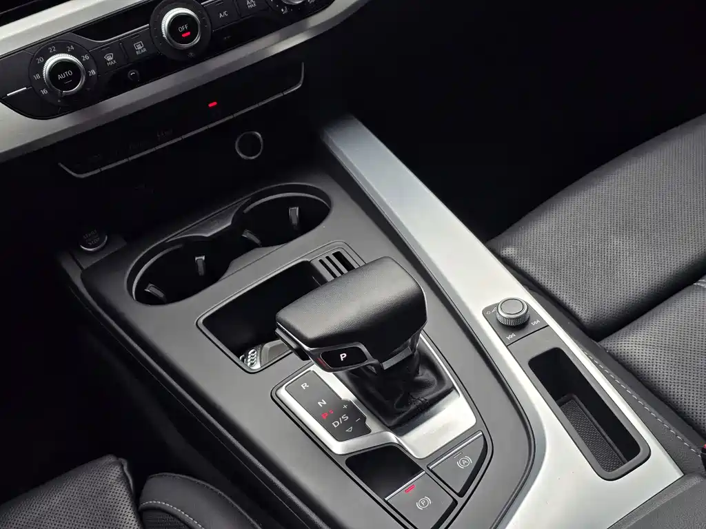 Audi A4L 2022 40 TFSI Fashionable and Dynamic купить на сайте DeffCars