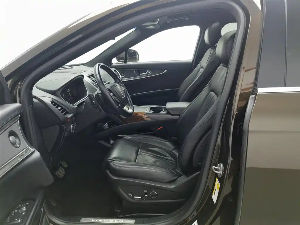 Voyager imported 2019 2.7T four-wheel drive premium version, National VI купить на сайте DeffCars