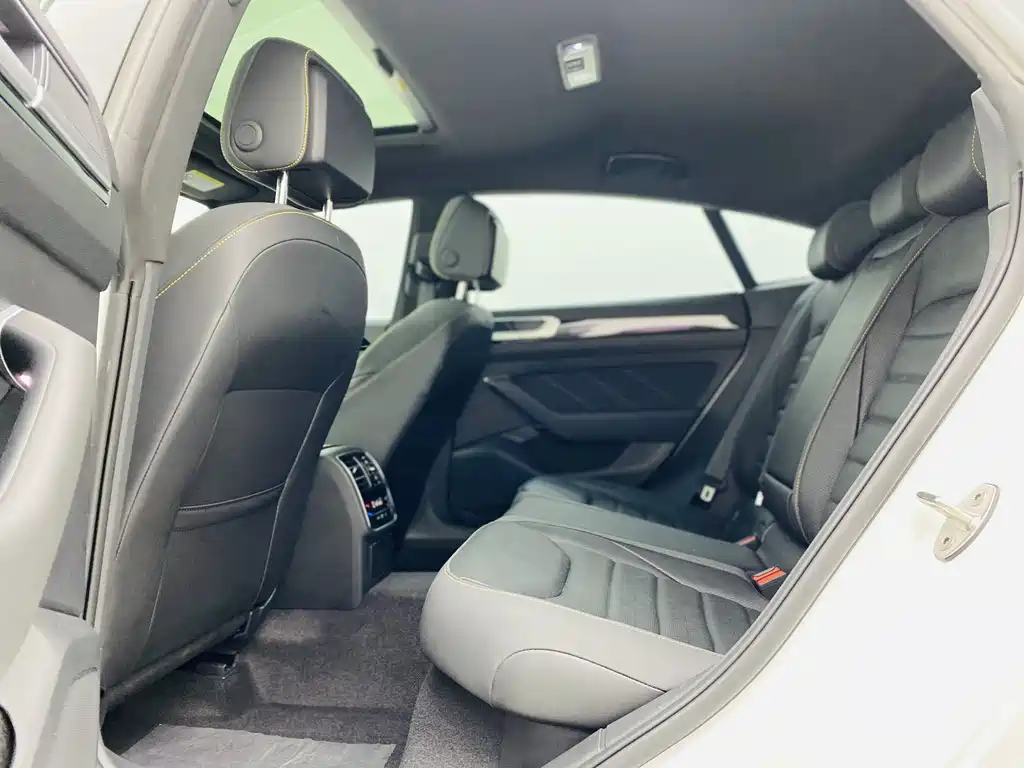 FAW-Volkswagen CC 2023 380TSI eye-catching version купить на сайте DeffCars