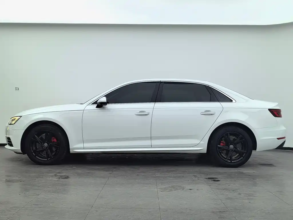 Audi A4L 2018 30th Anniversary Model 40 TFSI Enterprising купить на сайте DeffCars