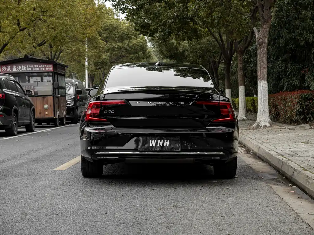 Volvo S90 2023 B5 Zhiyuan Luxury Edition купить на сайте DeffCars